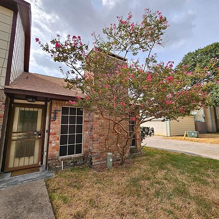 Centrally Located Houston Retreat! Sleeps 8, 10 Min To Downtown, Free Parking Екстериор снимка