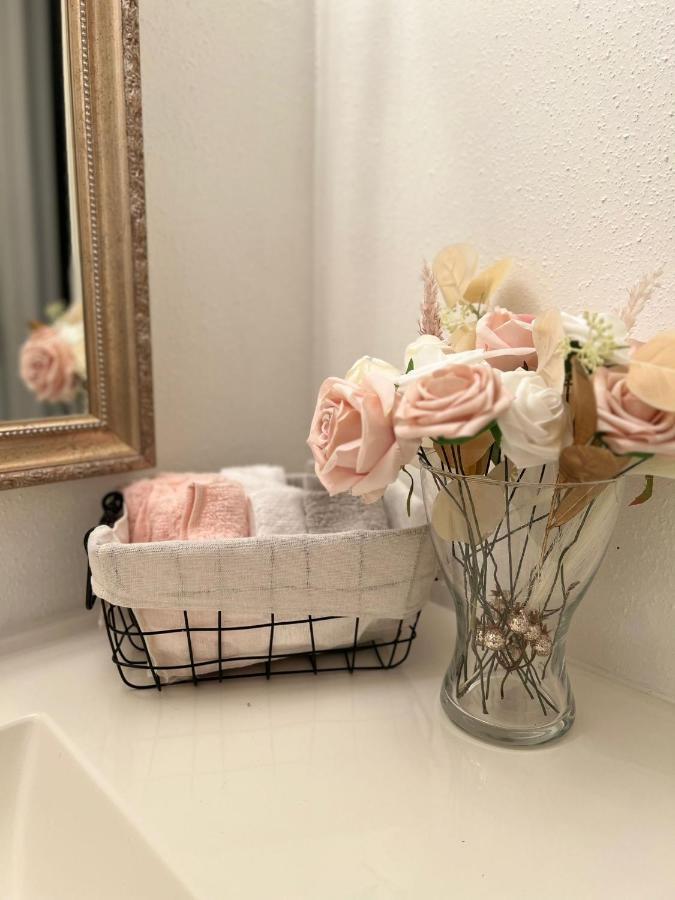 Centrally Located Houston Retreat! Sleeps 8, 10 Min To Downtown, Free Parking Екстериор снимка