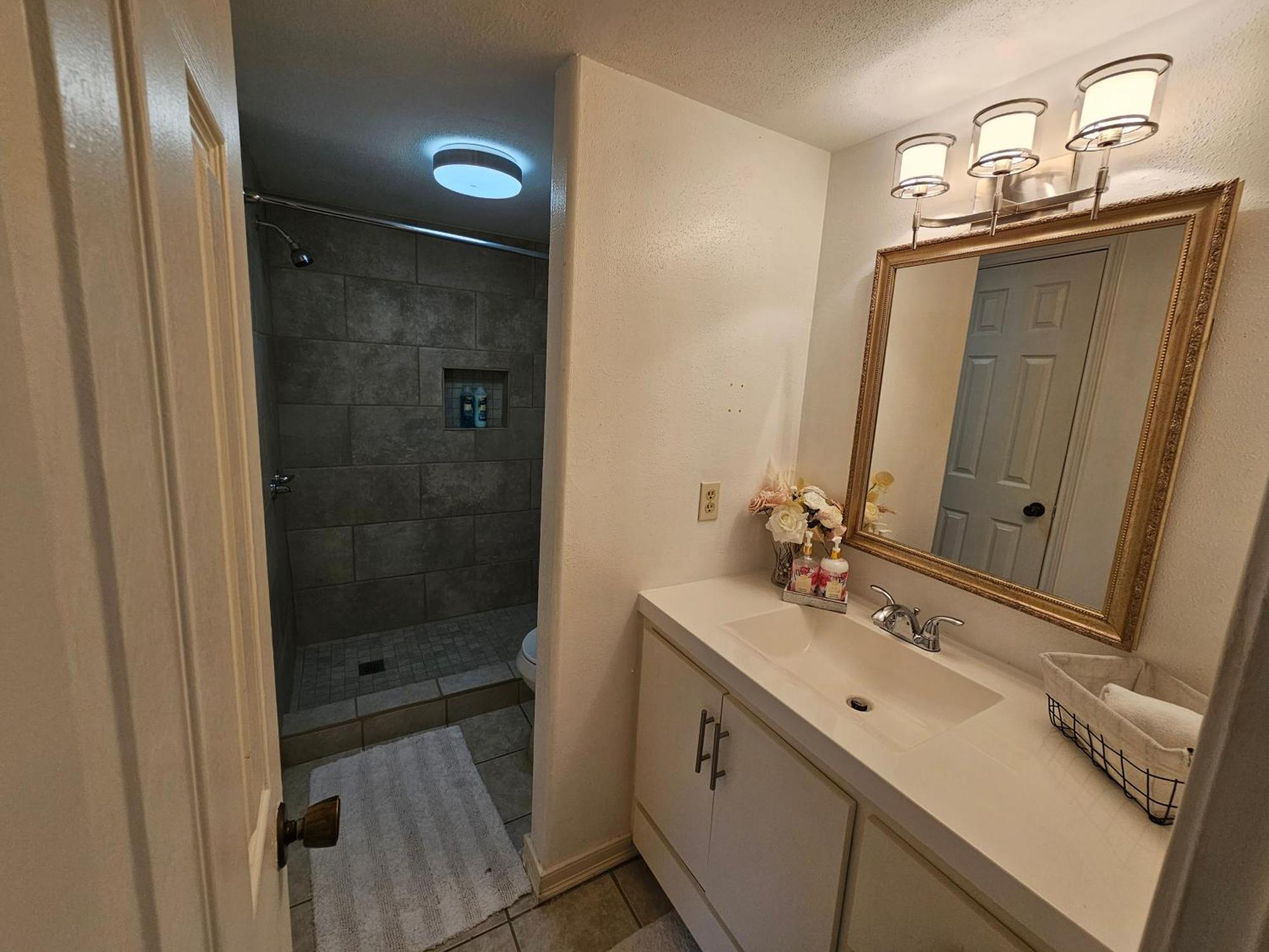 Centrally Located Houston Retreat! Sleeps 8, 10 Min To Downtown, Free Parking Екстериор снимка